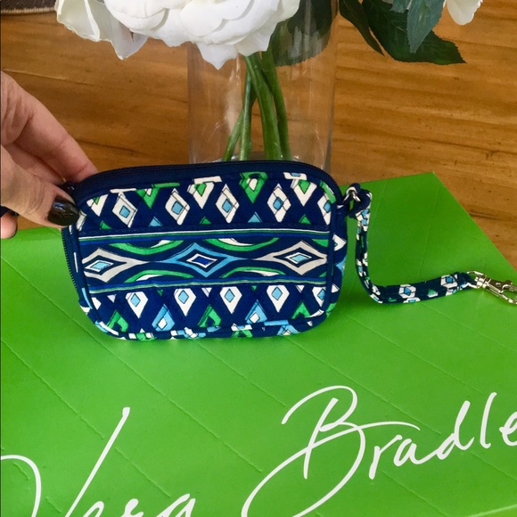 Vera Bradley zip around cosmetic case - Picture 3 of 6